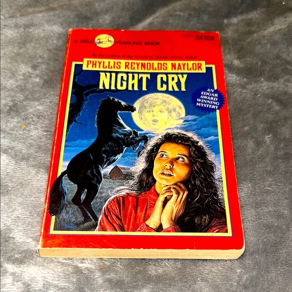 📚BOOK SALE 5 for $20📚 Night Cry By Phyllis Reynolds Naylor, PB, 1993 - Picture 1 of 8